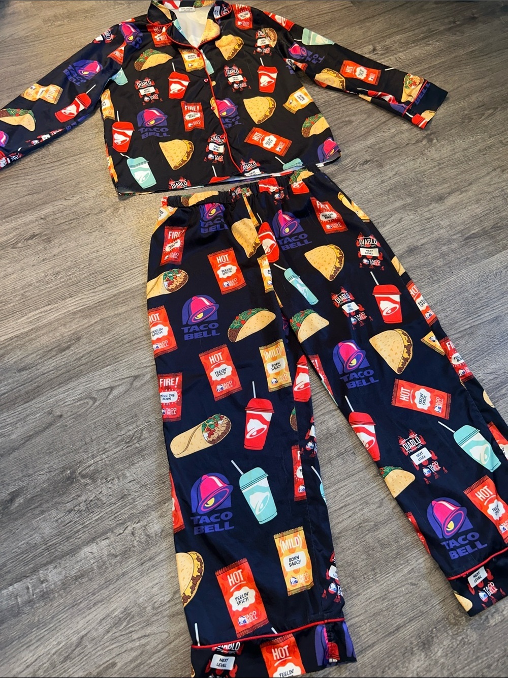 Taco Bell Pajama Set Size Large Matching Button Front Top & Pants Sleepwear